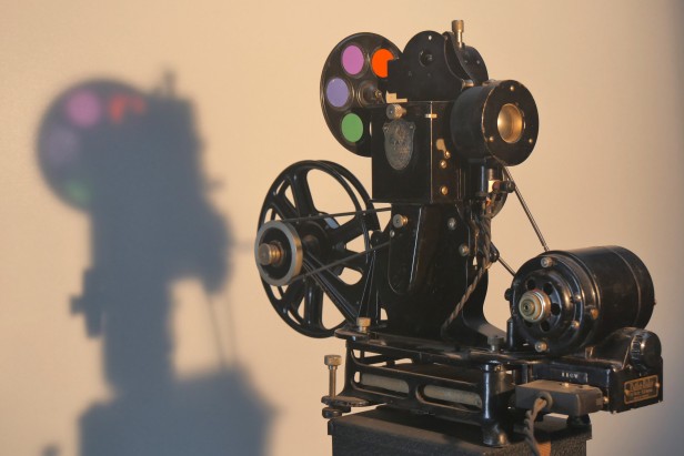 Pathé-Baby Projektor mit Farbrad und Motorantrieb (Foto: Raff Fluri)